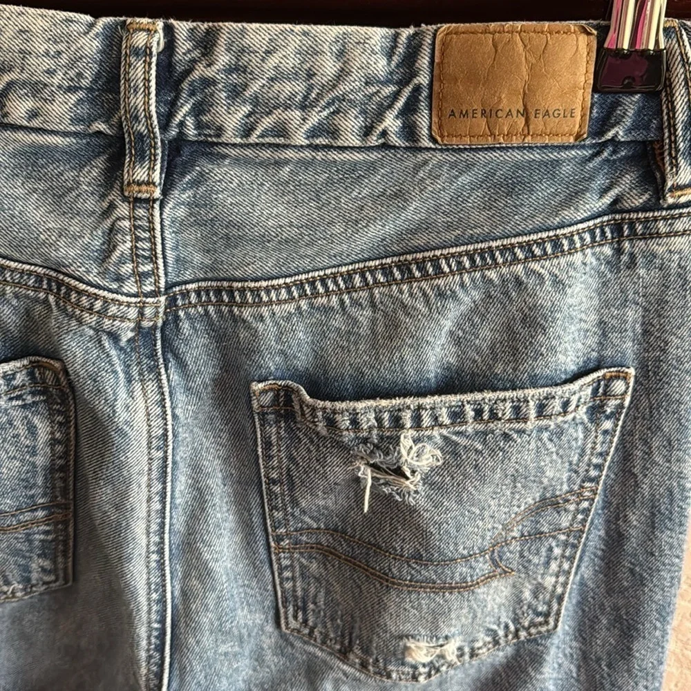 American Eagle Outfitters Women’s Size 4 Blue Distressed Denim High Rise Jeans - Picture 2 of 4